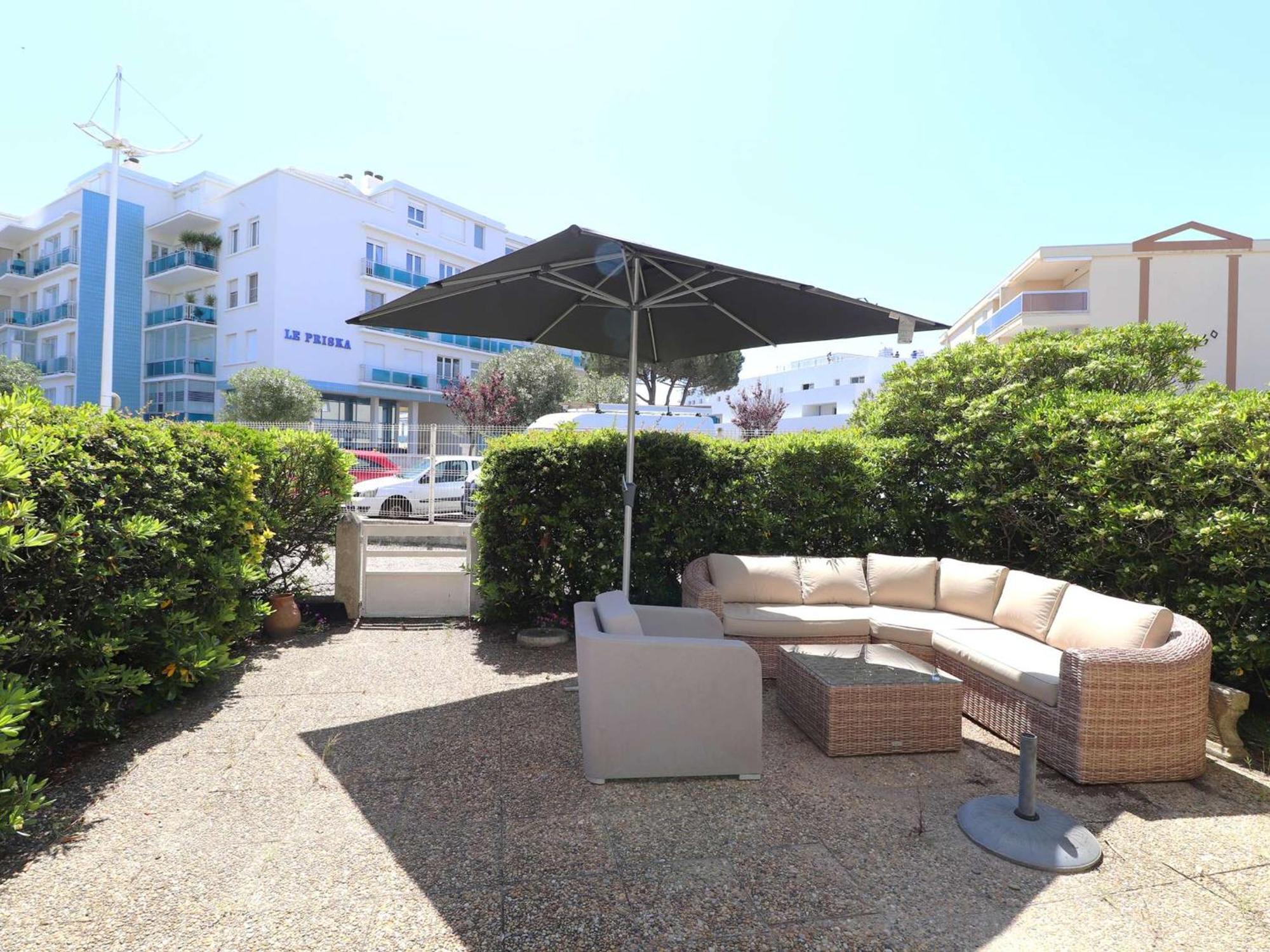 3 Pieces Climatise Avec Terrasse, Parking Prive, A 100M De La Plage, 7 Couchages - Fr-1-307-148 Le Grau-du-Roi Exteriör bild